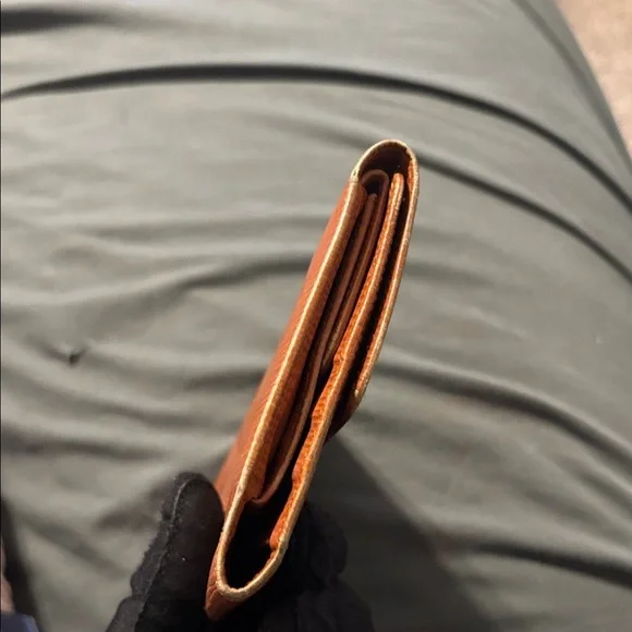 Louis Vuitton Orange Wallet - Picture 4 of 8